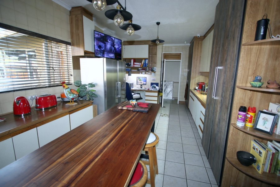 7 Bedroom Property for Sale in Jim Fouchepark Free State
